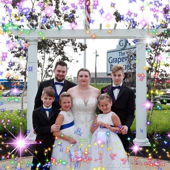 Meet your Posher, Lauren - Picture 1 of 1